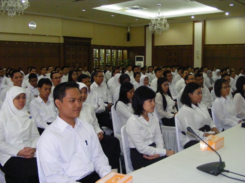 165 CPNS DESDM 2009 Terima SK Pengangkatan